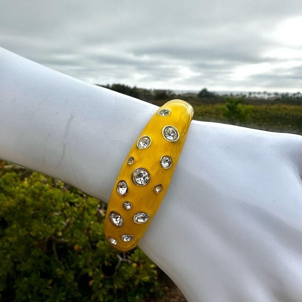 Yellow enamel rhinestone hinged bangle bracelet